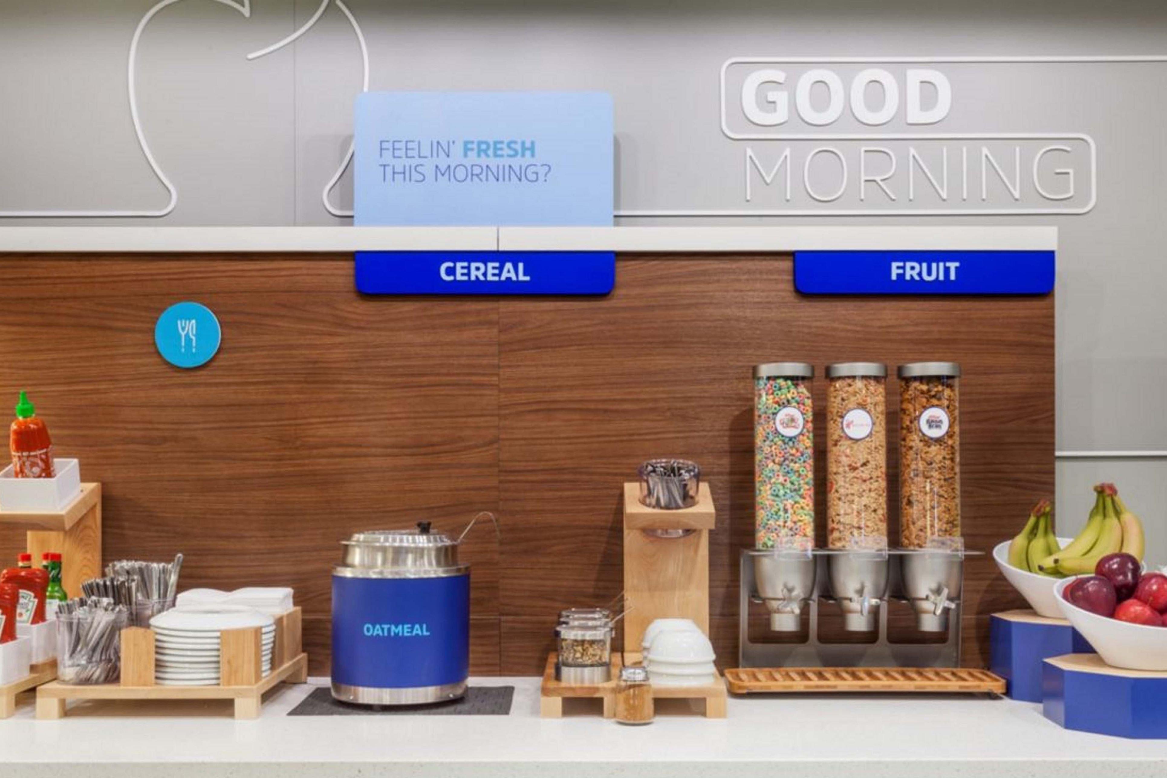 Express & - - Downtown By Ihg Hotel