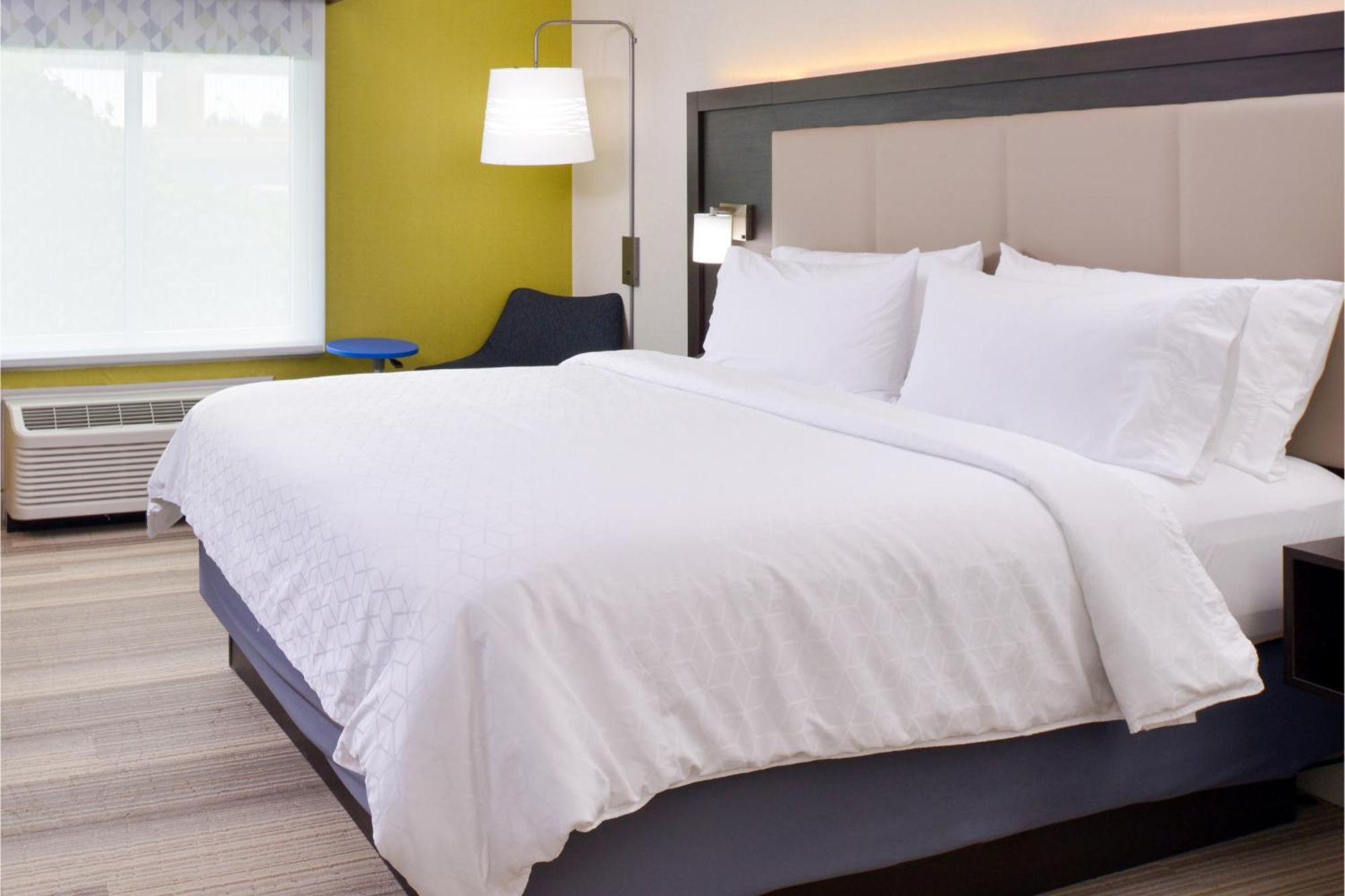 Express & - - Downtown By Ihg Hotel
