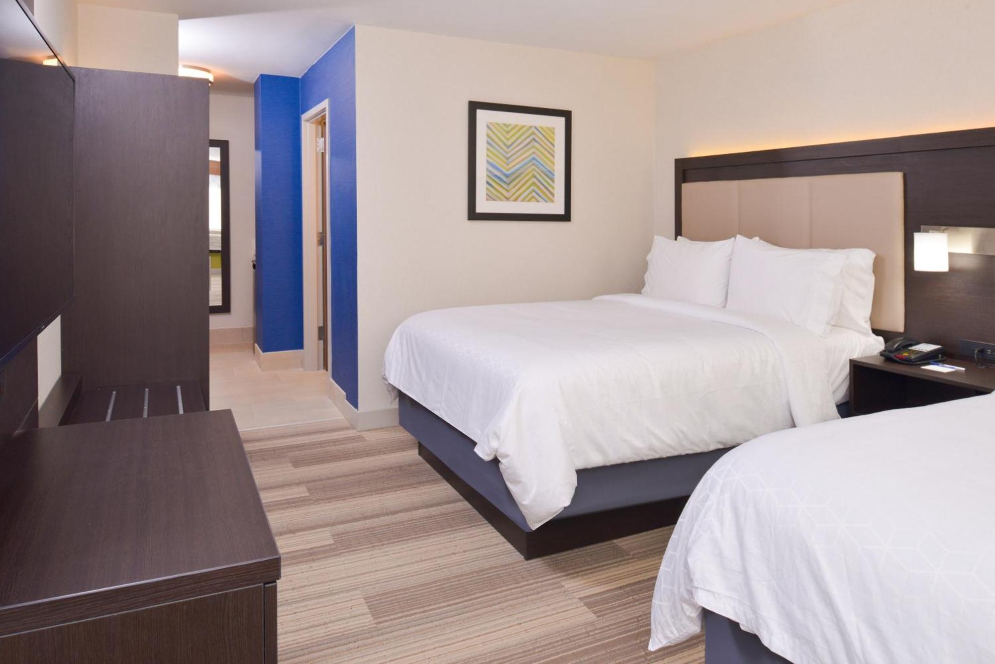 Express & - - Downtown By Ihg Hotel 3*