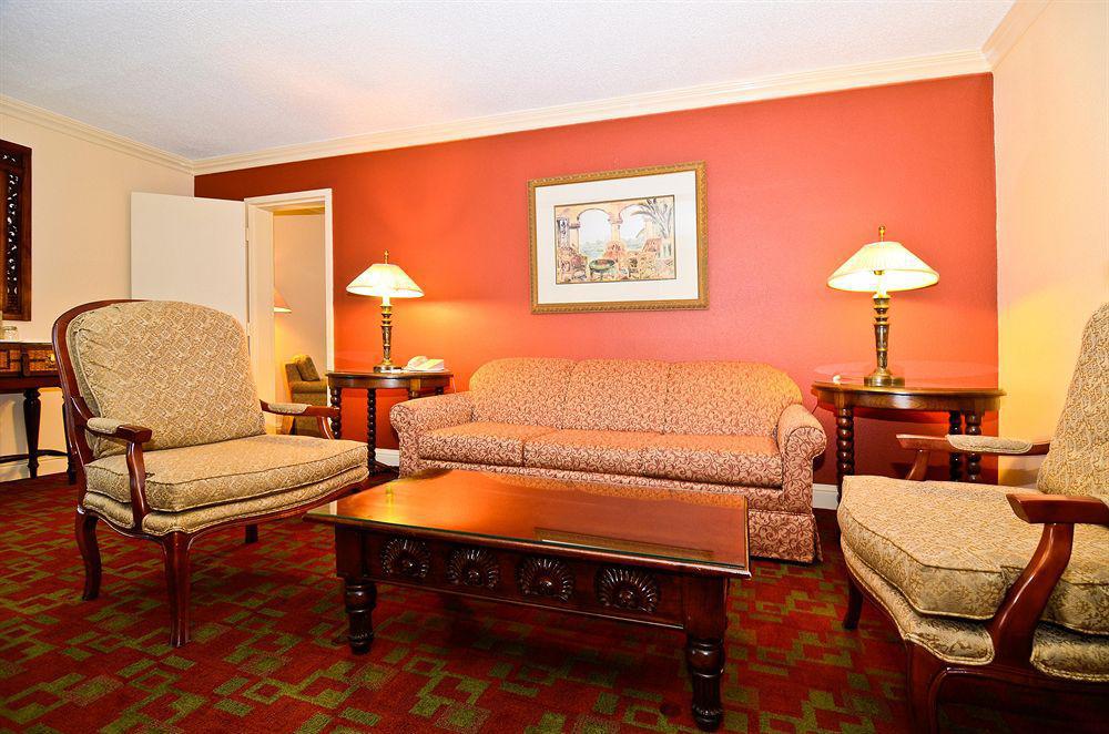 Hotel Express & - - Downtown By Ihg 3*