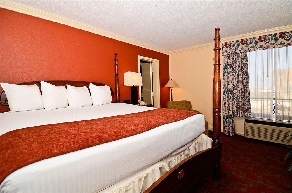 Express & - - Downtown By Ihg Hotel